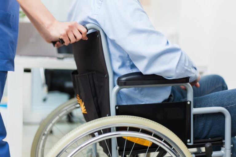 Managing Medical Incapacity in the Workplace - Ford Sumner Lawyers